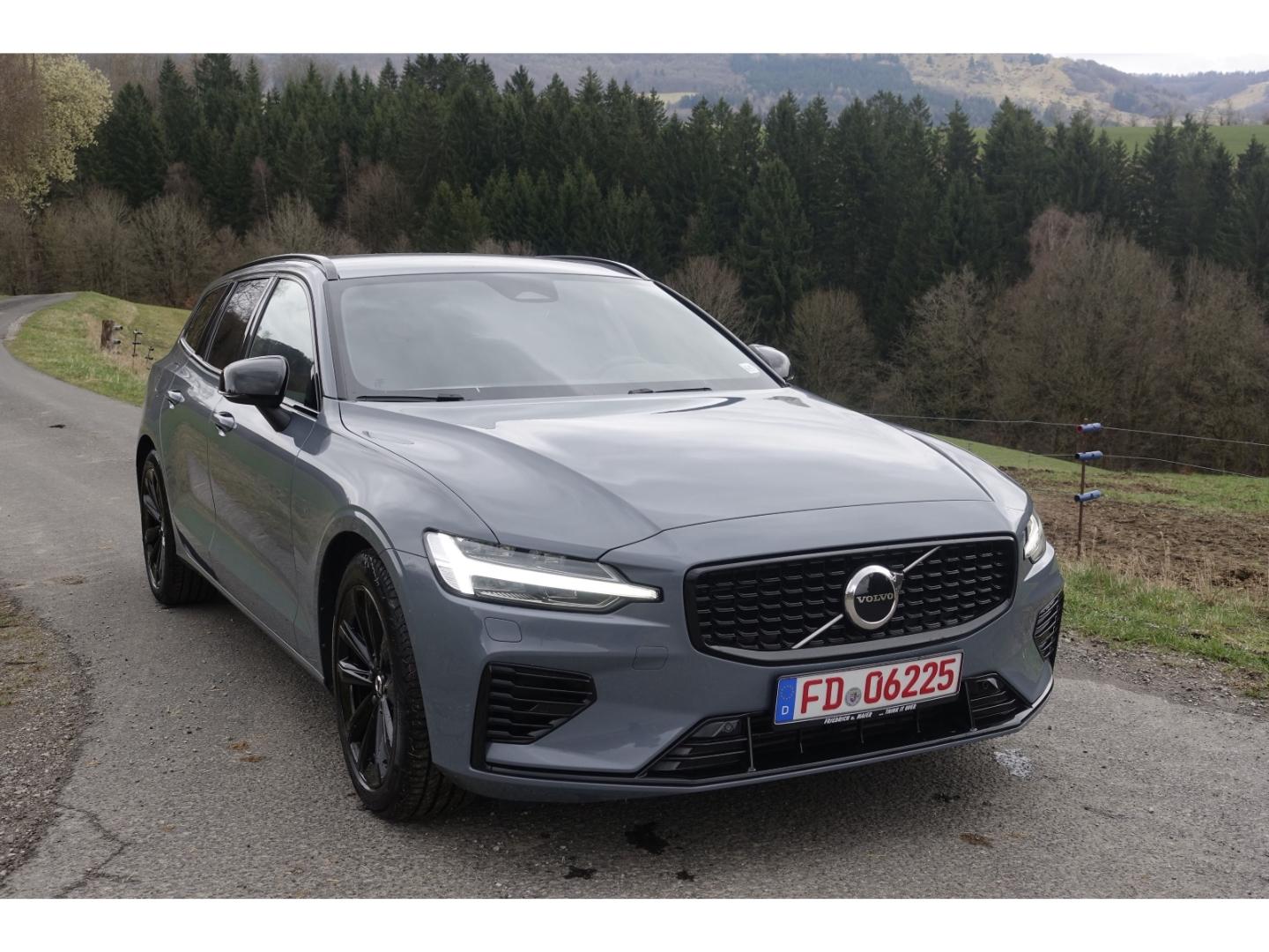 Volvo V60 T6 AWD Plus Dark V-LED*RFK*STHZG*elektr.Sitz