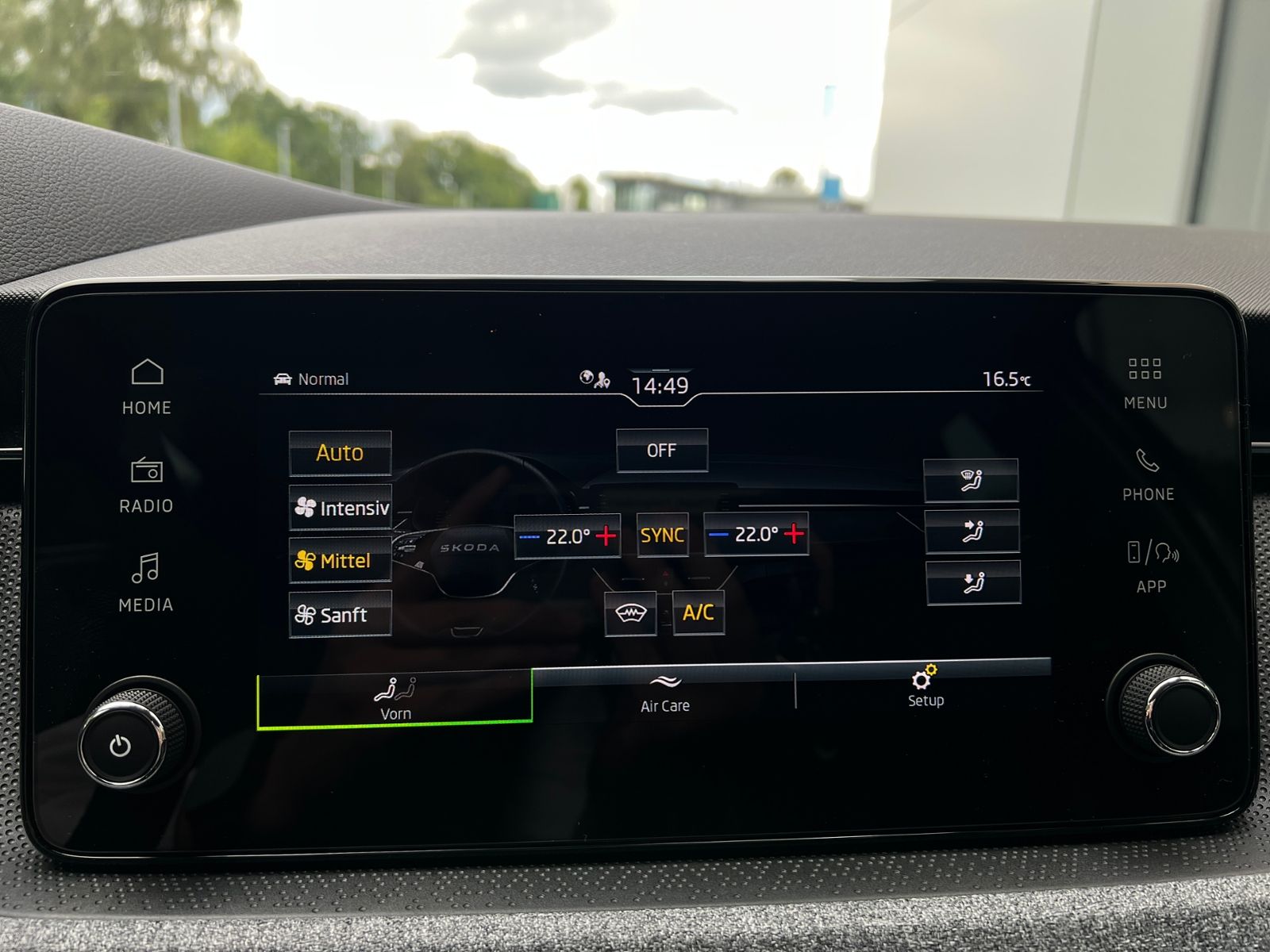 Fahrzeugabbildung SKODA Kamiq Balance 1.0 TSI DSG *Black Style,AHK,Matri