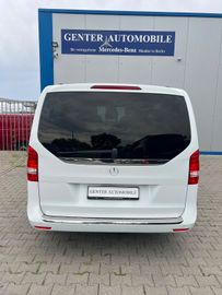 Mercedes V 220 - 8