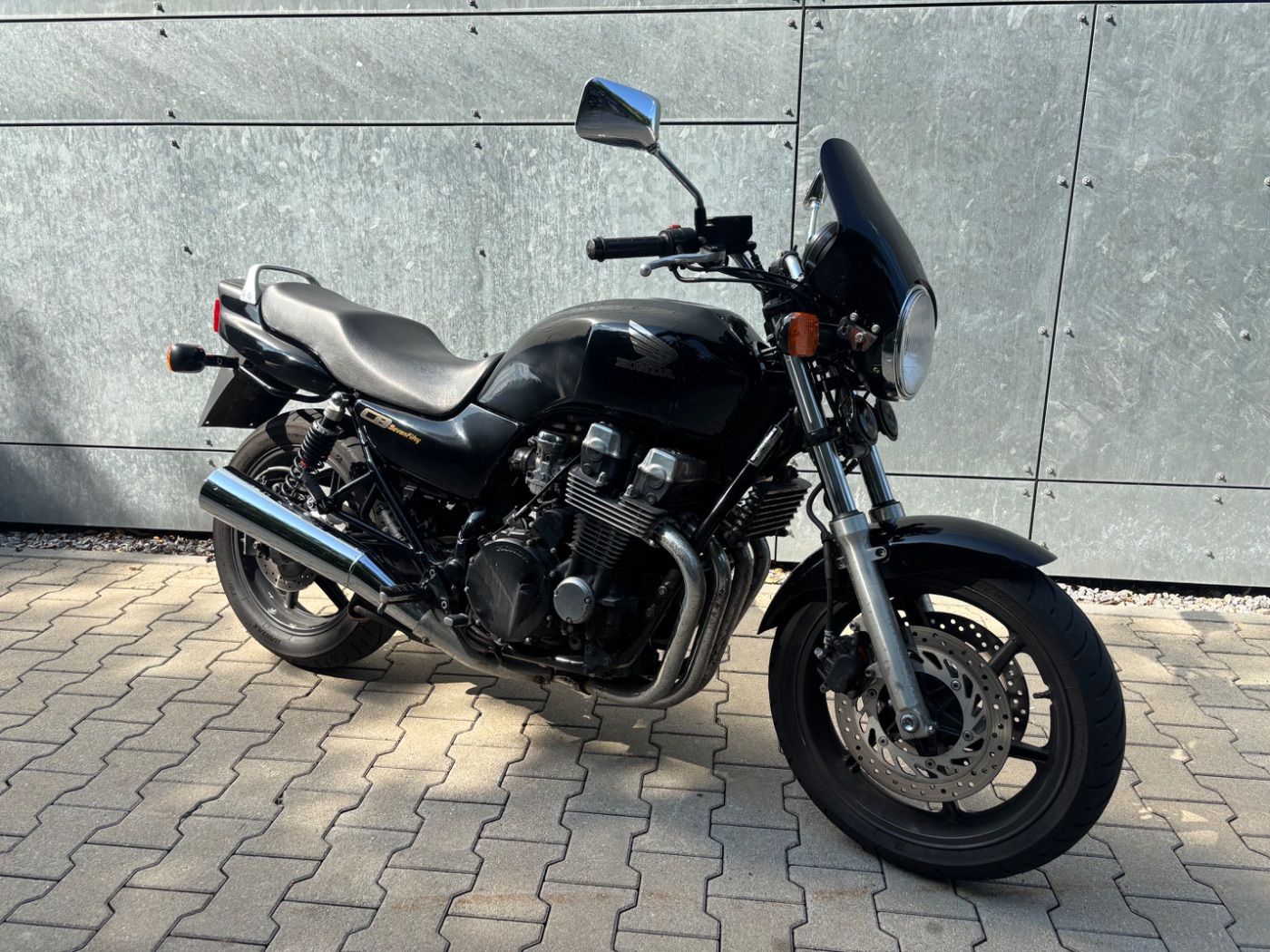 Fahrzeugabbildung Honda CB 750 Seven Fifty aus 1. Hand
