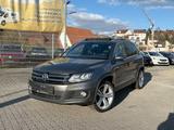 Volkswagen Tiguan Lounge 4Motion BiXenon Pano. Navi AHK EU6 - Volkswagen Tiguan: Eu