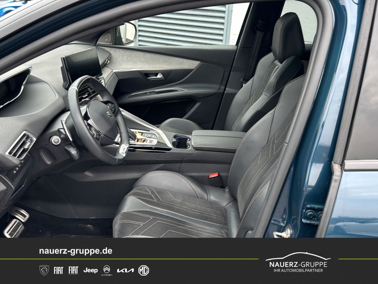 Fahrzeugabbildung Peugeot 3008 Hybrid 225 GT
