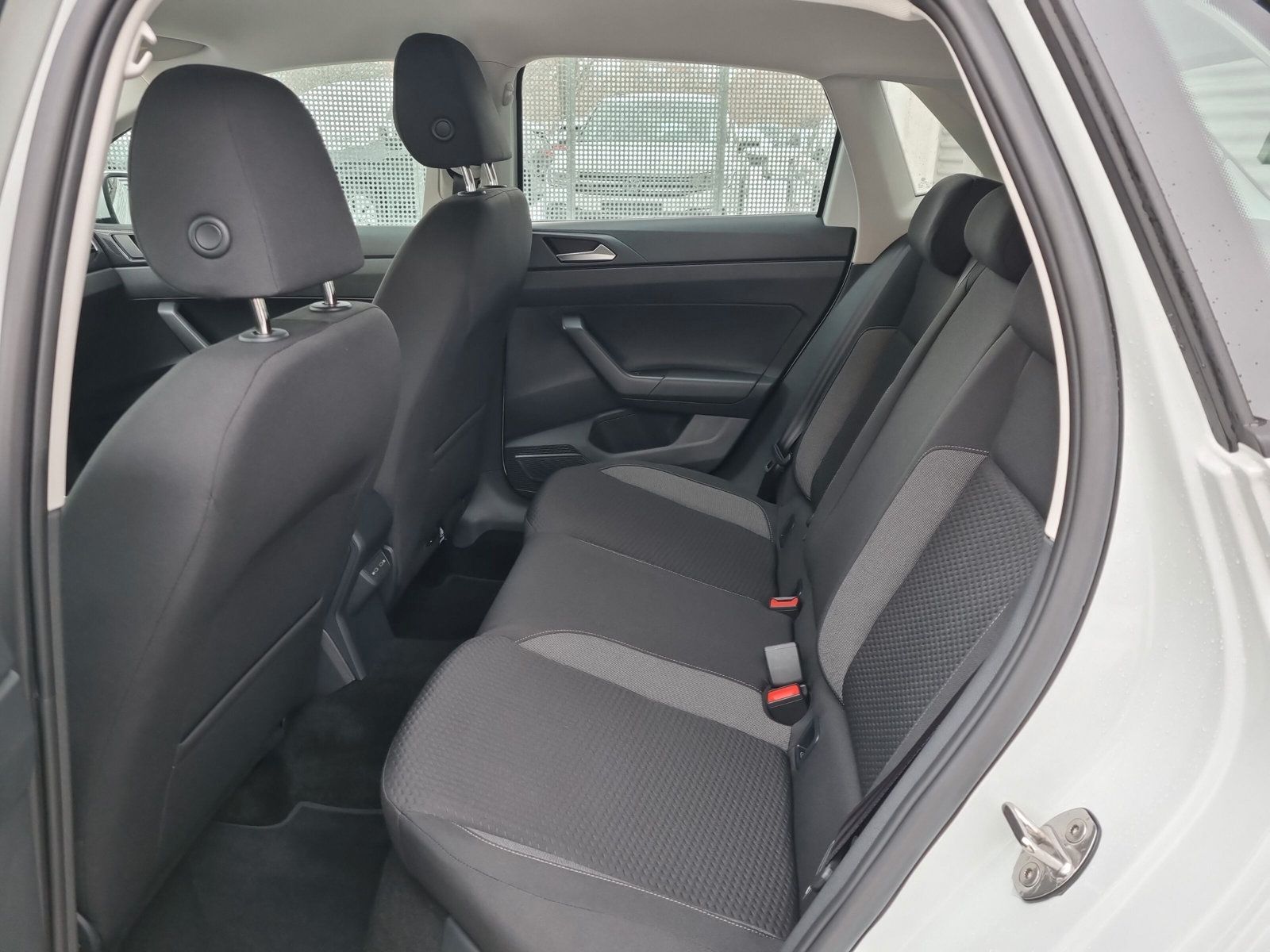 Fahrzeugabbildung Volkswagen Polo 1.0 Life LED DAB PDC
