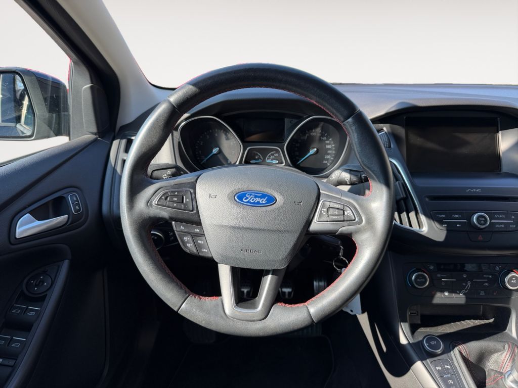 Fahrzeugabbildung Ford Focus 1.5 EcoBoost Start-Stopp-System Sport