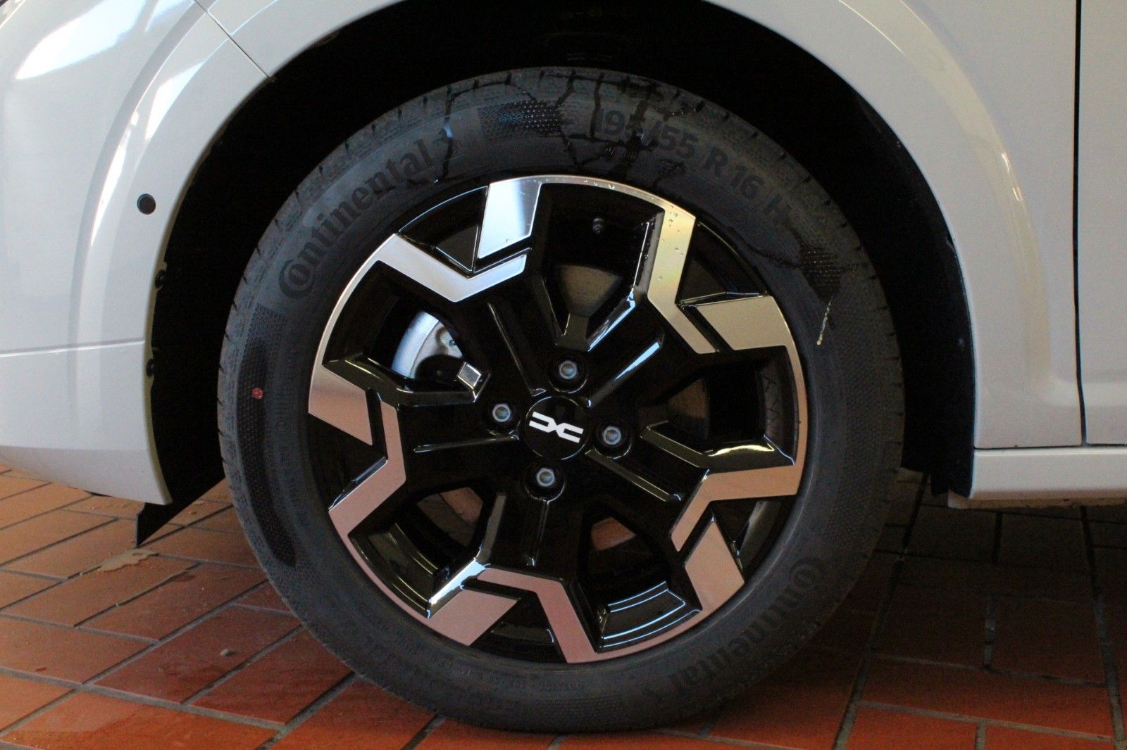 Fahrzeugabbildung Dacia Sandero Journey+ ECO-G 120 *Navi*Sitzhz*LPG