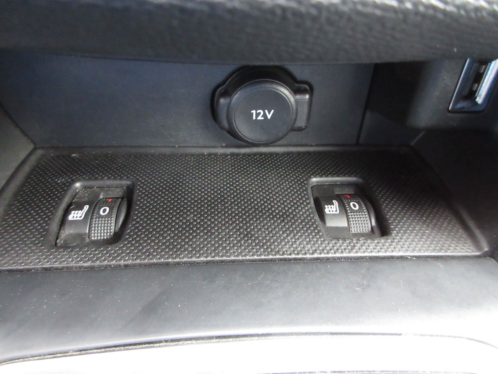 Fahrzeugabbildung Peugeot 308 SW Allure 1.5D LED/NAVI/SHZ/PDC/R´CAMERA