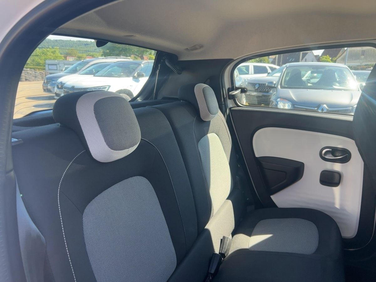 Fahrzeugabbildung Renault Twingo ZEN Electric Schukoladekabel
