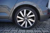 Volkswagen Touran 1.5TSI DSG R-line Navi Kamera ACC 7-Sitze - Volkswagen Touran aus 2019