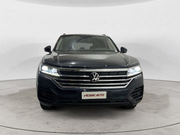Volkswagen Touareg - 2