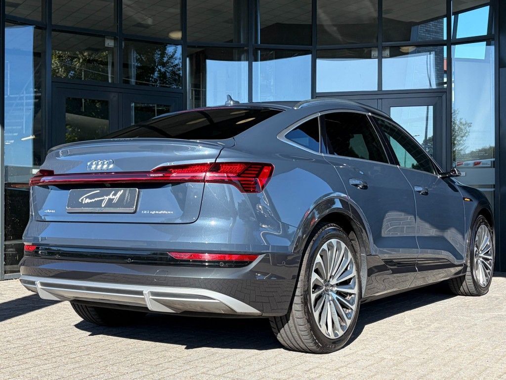 Audi e-tron Sportback 55 QUATTRO S-LINE - AHK - 21 IN imagem 3