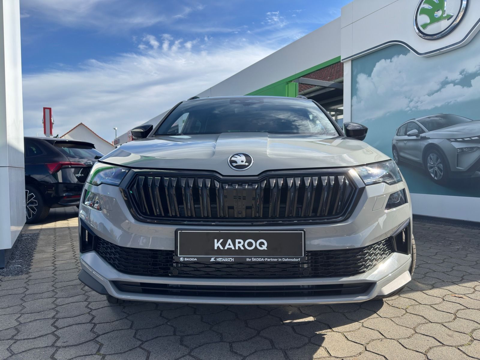 Fahrzeugabbildung SKODA Karoq Sportline 1.5TSI DSG*360°Cam*AHK*eHeck*19Z