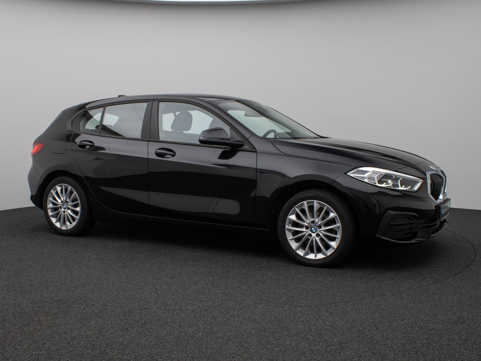 Fahrzeugabbildung BMW 118i PDC DAB CockPitPro AHKFernlichtassistent