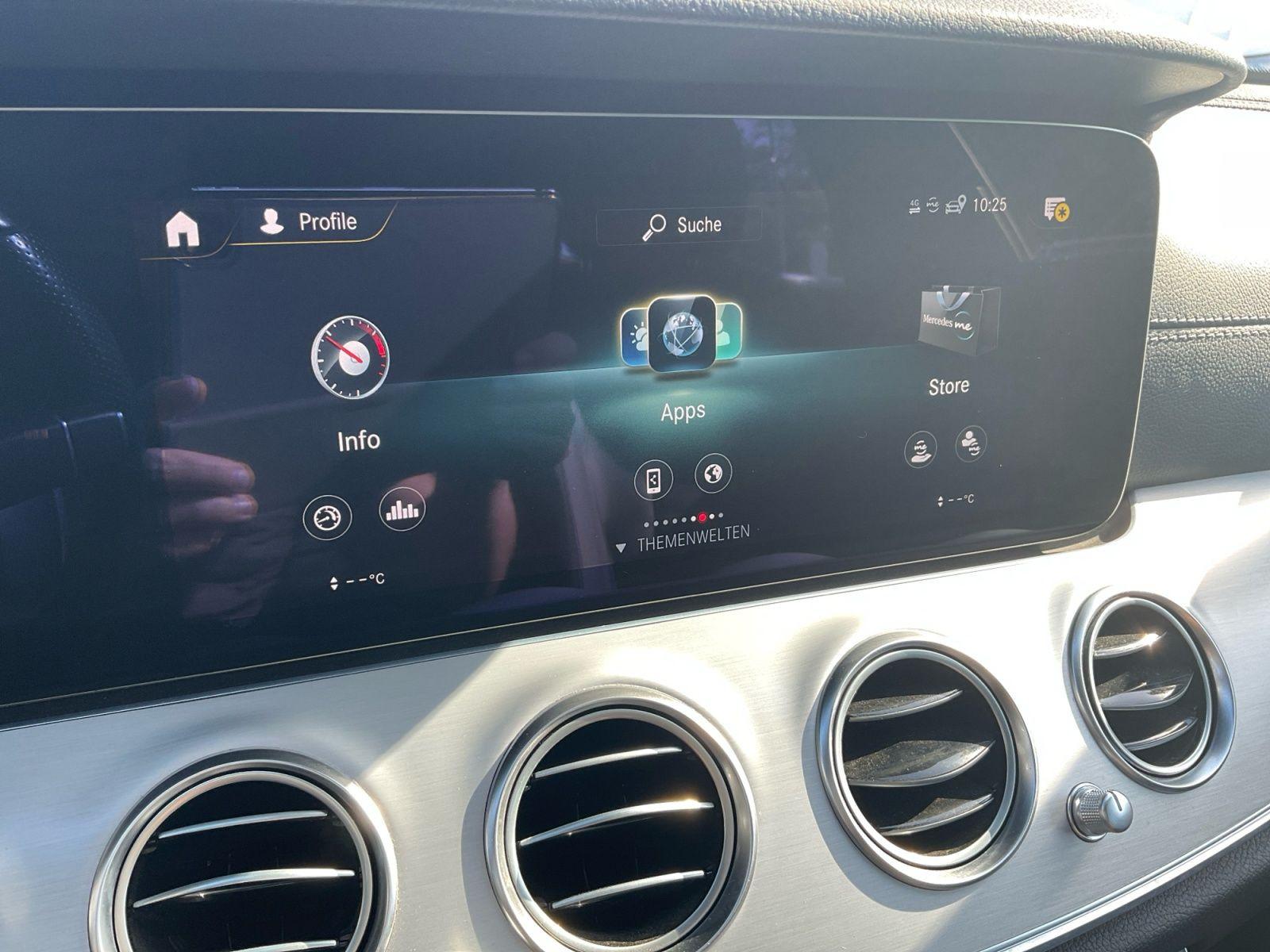 Mercedes-Benz E 300 T-Modell AMG Line MBUX CARPLAY AHK 360°
