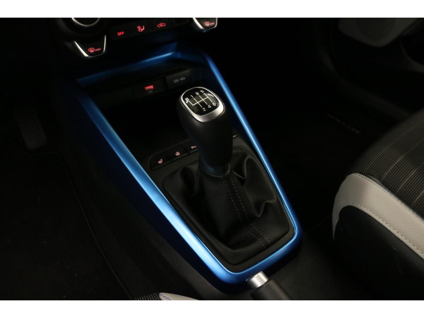 Fahrzeugabbildung Kia Stonic Nightline Edition 1.0 T-GDI 48V Navi SHZ