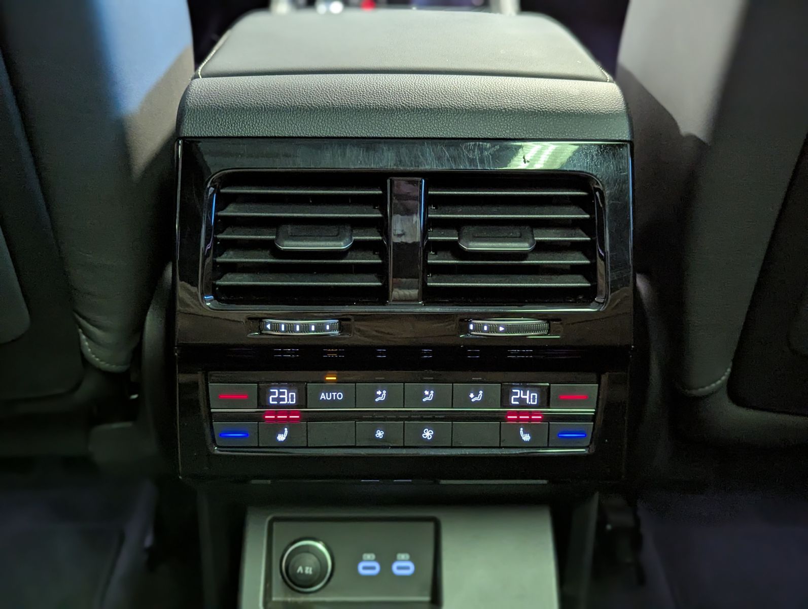 VW Touareg 3.0TDI 4M R-Line VOLL Black 22" UPE 114T - Image 23