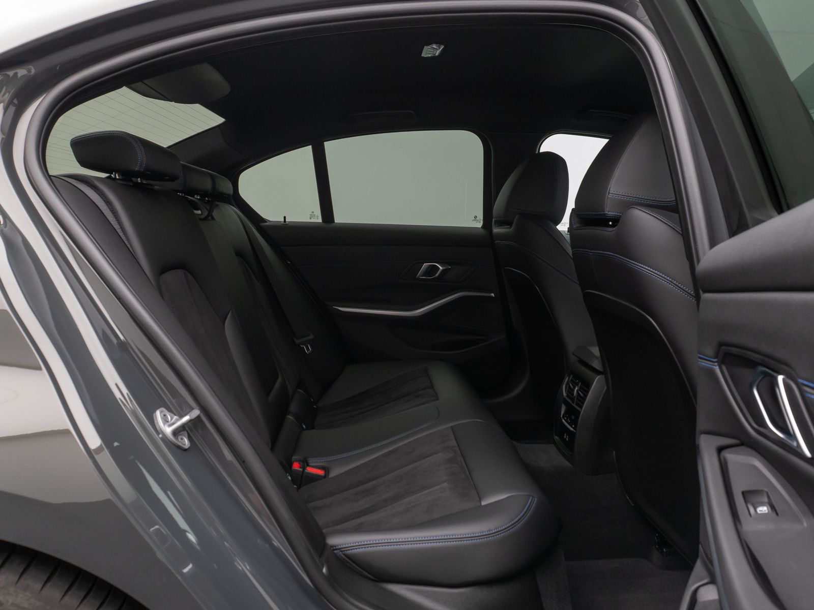 Fahrzeugabbildung BMW 320d  xD M Sport Kamera DAB HiFi Stop&Go Komfort
