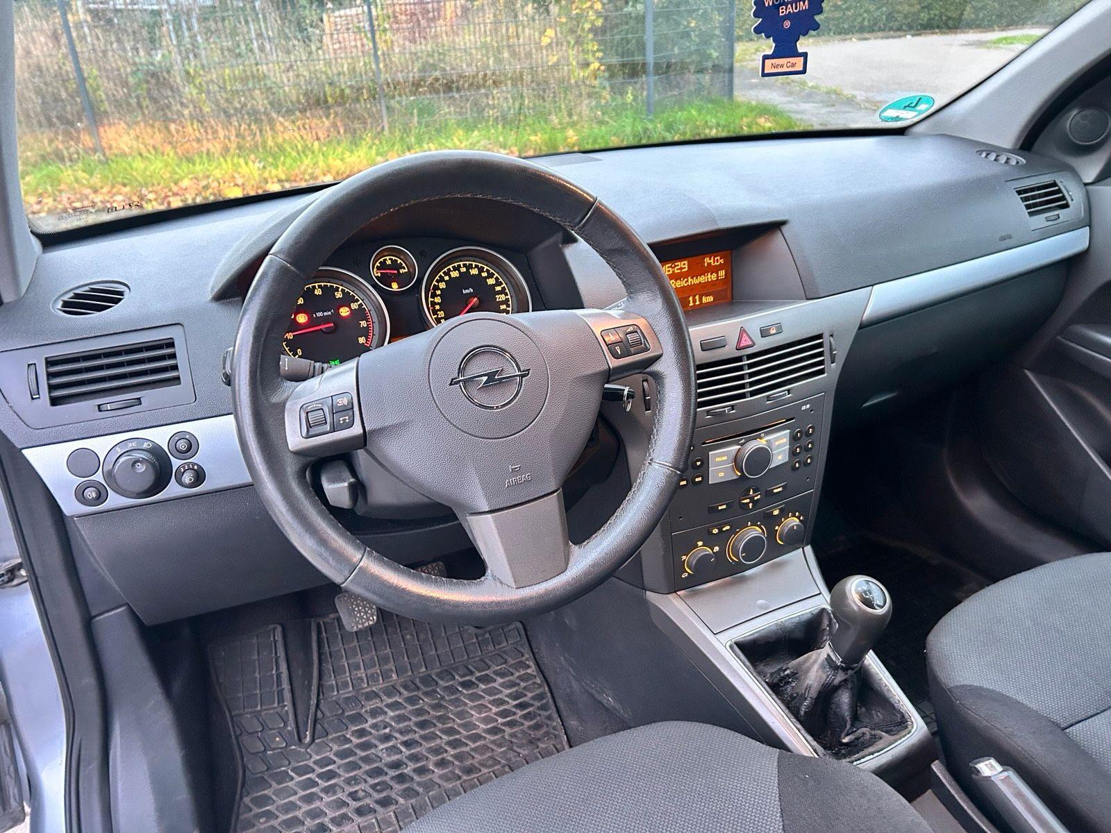 Opel Astra 2006 — photo 8