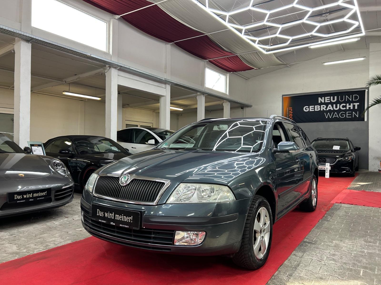 Skoda Octavia Combi 4X4*AHK*KLIMA*LEDER*TÜV 12.2027*