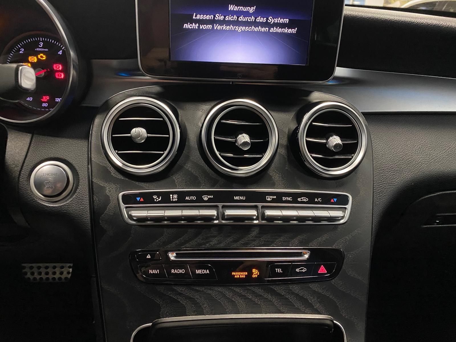Fahrzeugabbildung Mercedes-Benz GLC 250 CDI 4Matic AMG Line+NAVI+AHK+ALLRAD+