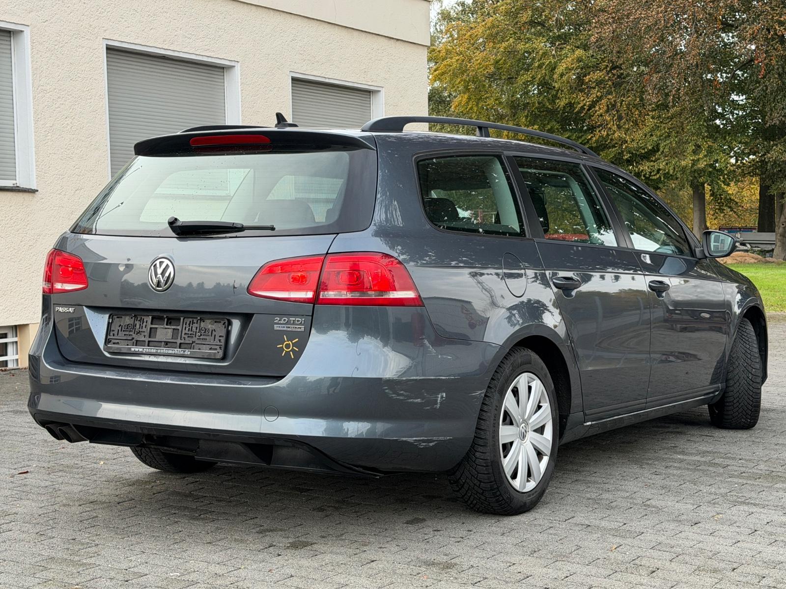Volkswagen Passat 2013 — interior