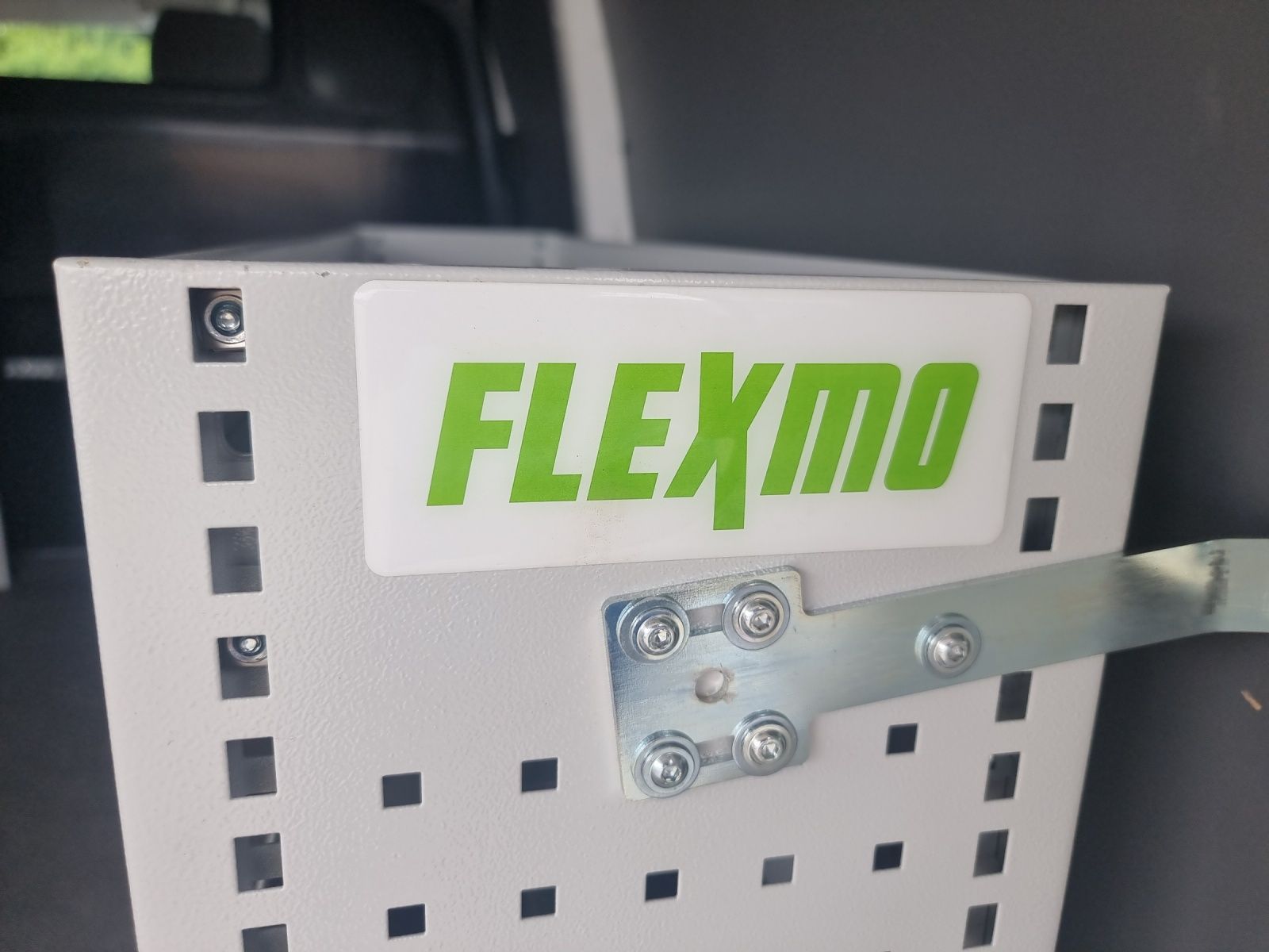 Fahrzeugabbildung Volkswagen T6 Transporter T6.1 TDI Kasten Regalein. KLIMA R