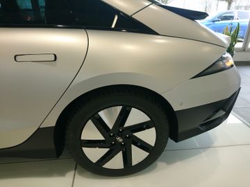 Fahrzeugabbildung Hyundai IONIQ 6 2WD 77,4 kWh 229 PS UNIQ-Paket