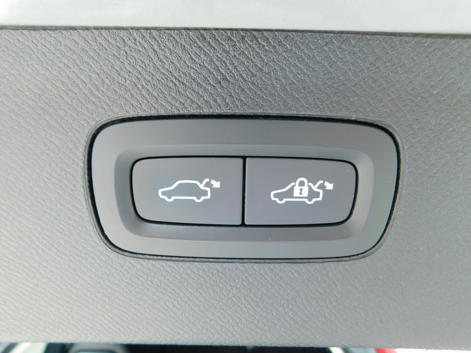 Fahrzeugabbildung Volvo XC90 T8 Recharge Plus Bright
