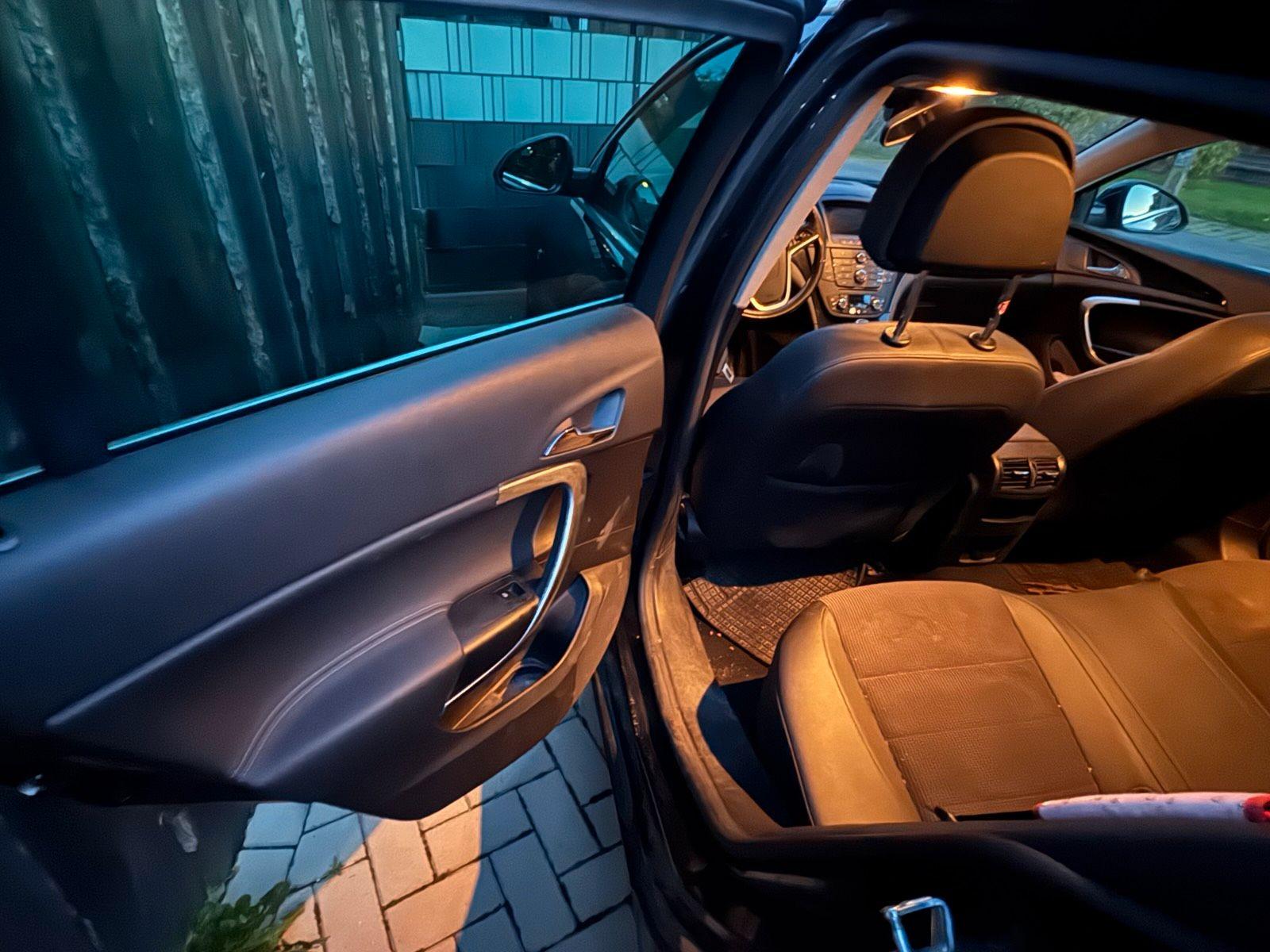 Opel Insignia 2010 — photo 12