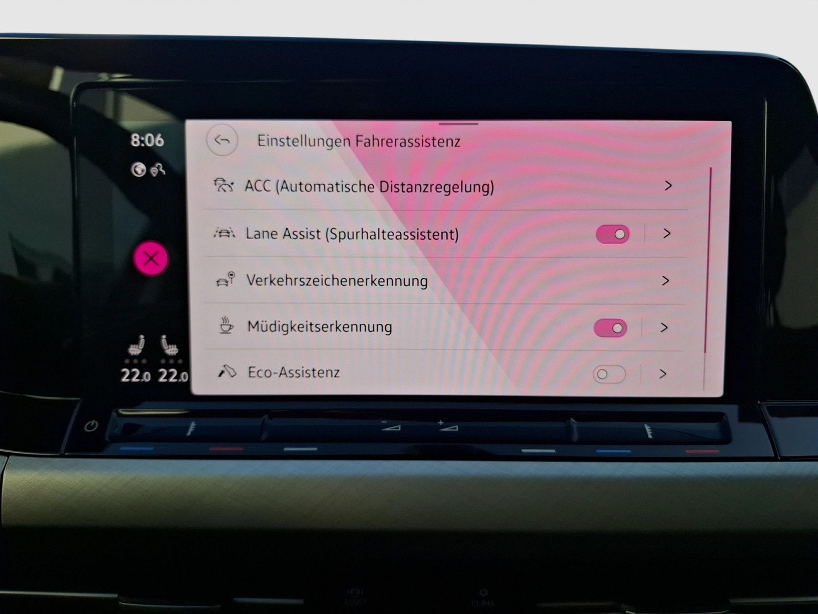 Fahrzeugabbildung Volkswagen Golf VIII Variant TSI Life LED Navi AID ACC PDC