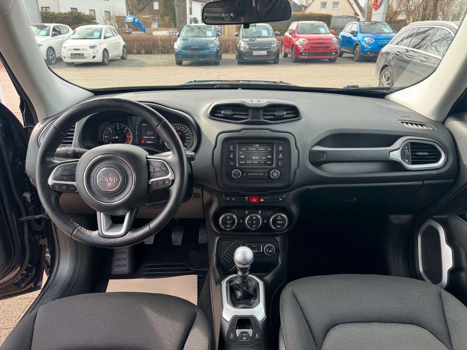 Fahrzeugabbildung Jeep Renegade Night Eagle Diesel FWD 2-Zonen Klima