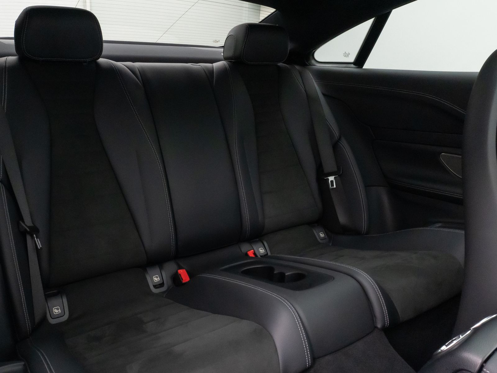 Fahrzeugabbildung Mercedes-Benz E300d Coupe 4Matic AMG Panorama Kamera LED