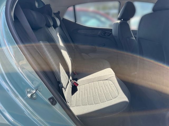 Fahrzeugabbildung Hyundai i10 Trend Navi Apple CarPlay Android Auto Klimaa