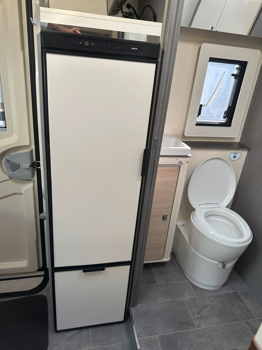 Fahrzeugabbildung Ahorn Camp T 640 Plus TV,Hubbett,Fahrradträger,Markise