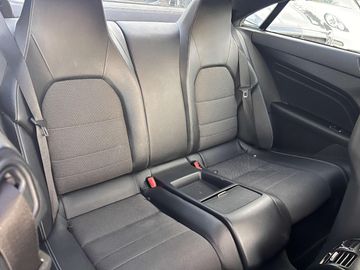 Mercedes E 200 - 10