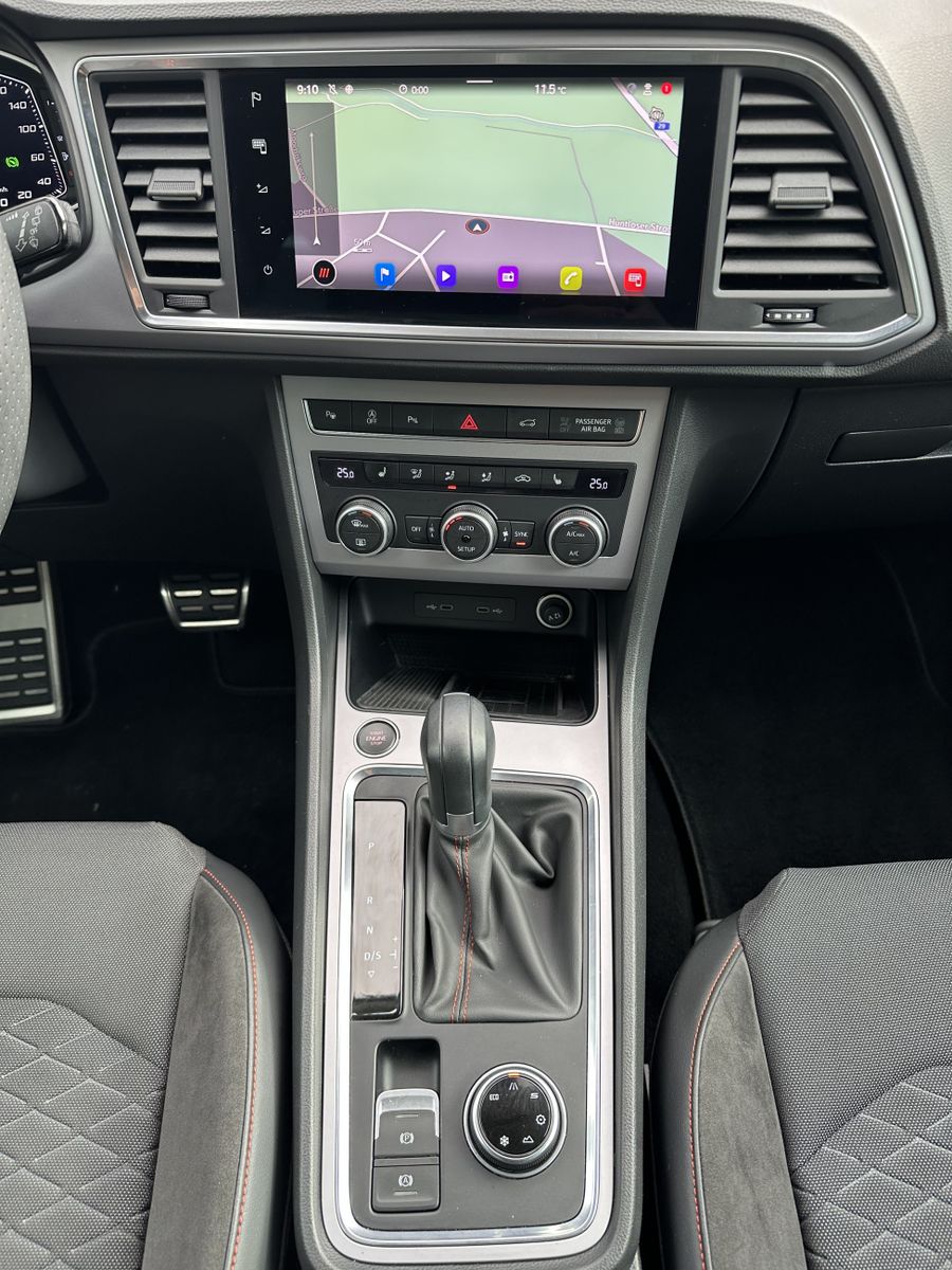 Fahrzeugabbildung SEAT Ateca FR 4Drive NAV+LED+19ZOLL+VCOCKPIT+KAM+ACC