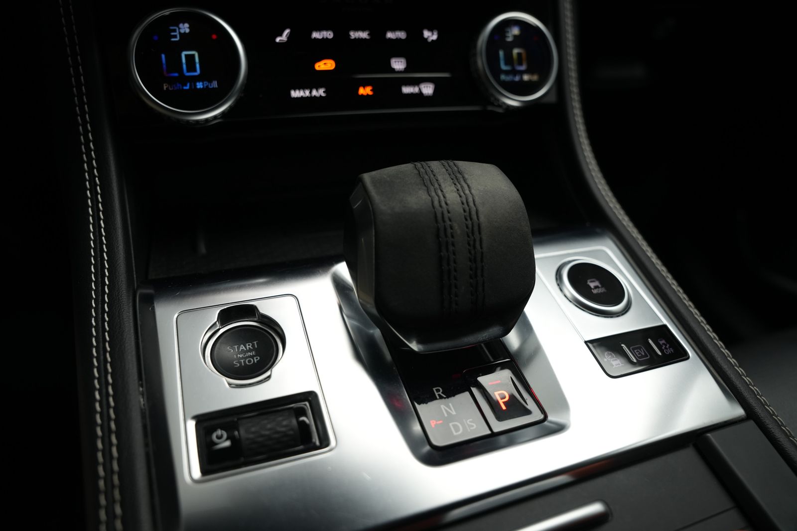 Fahrzeugabbildung Jaguar F-PACE R-Dynamic S *Meridian*Ambiente*Alcantara