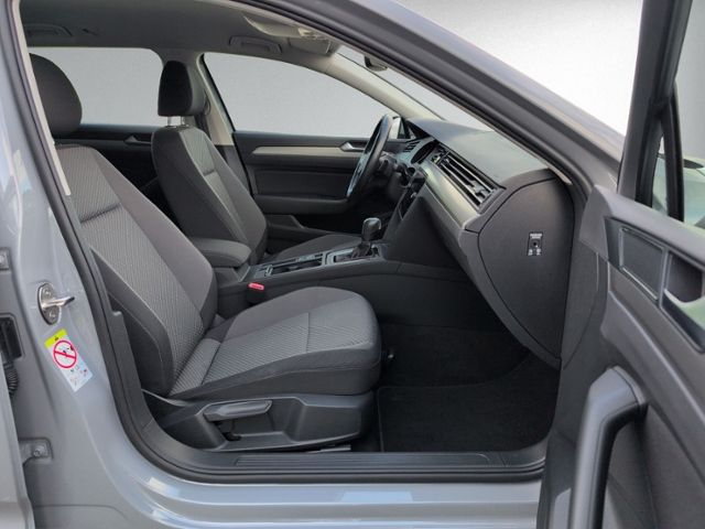 Passat Variant 1.5 TSI Conceptline LED+NAVI.+RFK