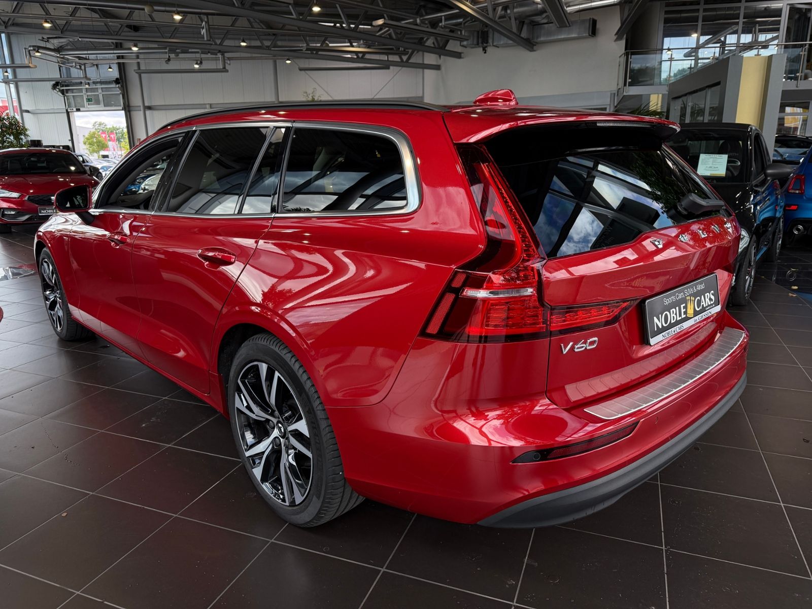 Fahrzeugabbildung Volvo V60 Kombi Core AHK LED ALU