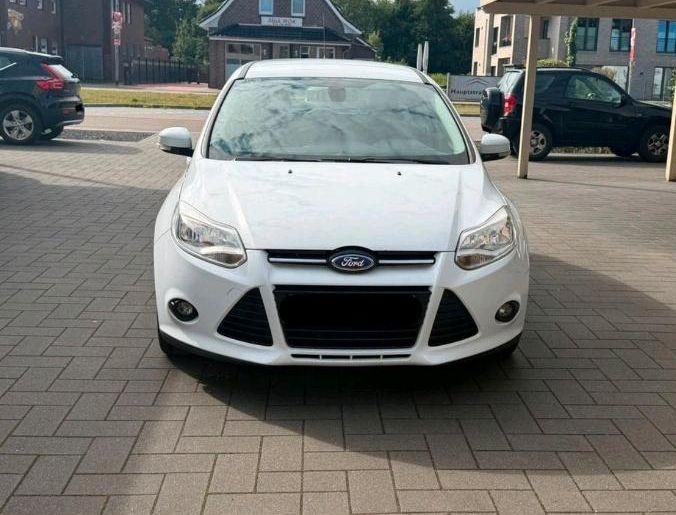 Ford Focus 2013 — салон