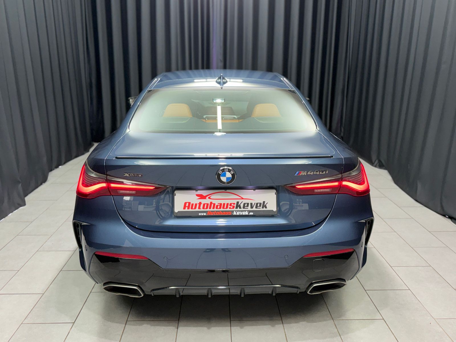 Fahrzeugabbildung BMW M440i xDrive Coupe|LASER|H&K|360°|M-Sitze|Gestik