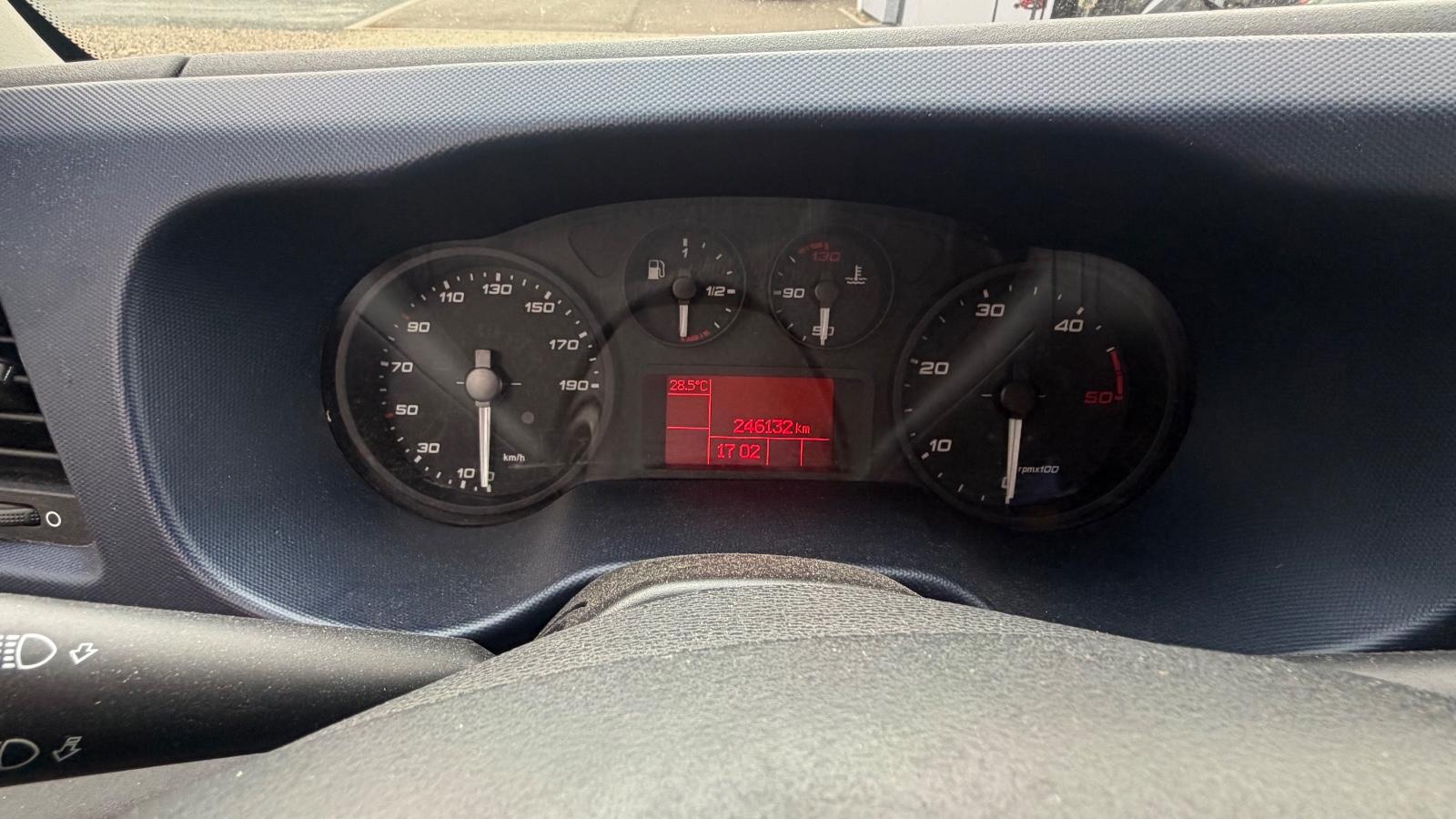 Iveco Daily Fahrgestell Doppelkabine 50 C ... Radstand