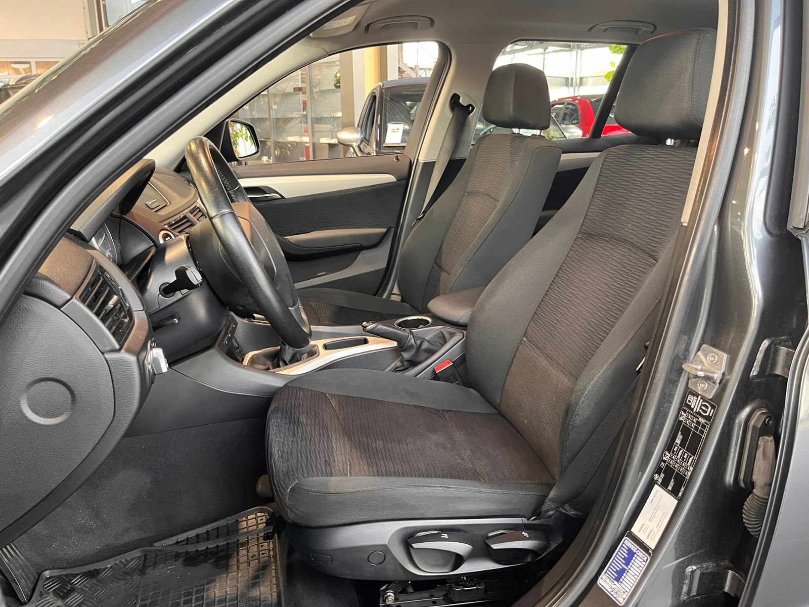 Fahrzeugabbildung BMW X1 18 i sDrive KLIMA SHZ