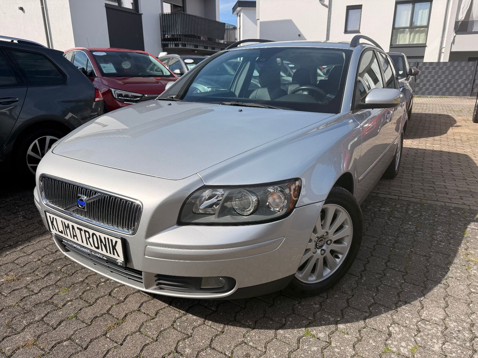 Volvo V50 Kombi 2.4i Summum LEDER SHZ ZAHNRIEMEN-NEU