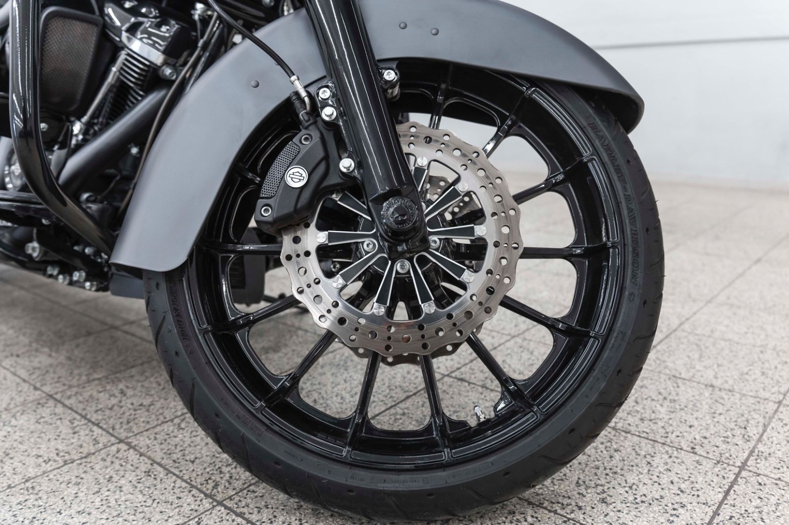 Fahrzeugabbildung Harley-Davidson FLHRXS ROAD KING