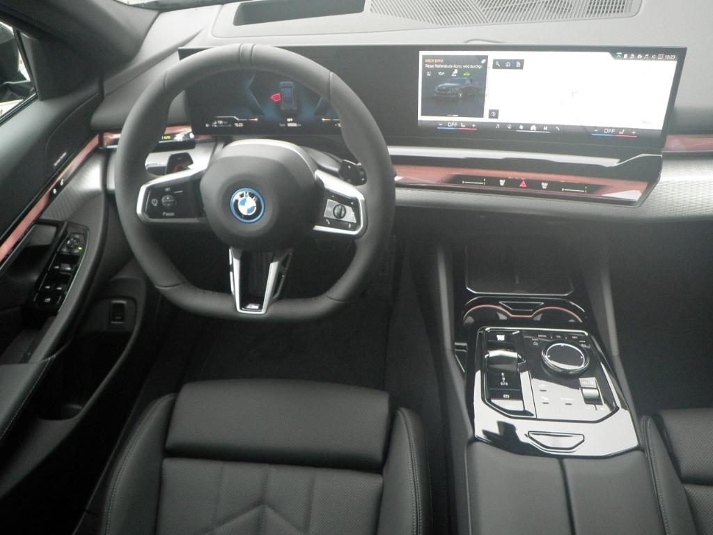 BMW 530 e Touring Sportpaket HUD AHK-klappbar AHK El