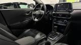Hyundai Kona Premium 4WD/HuD/RFK/Leder/KeyLess/CarPlay - Hyundai KONA mit Benzin-Antrieb: mit Navigationssystem