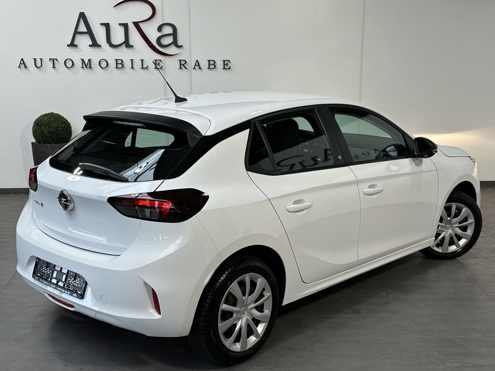 Fahrzeugabbildung Opel Corsa e Edition ALLWETTER+CARPLAY+DAB+1HD+16ZOLL