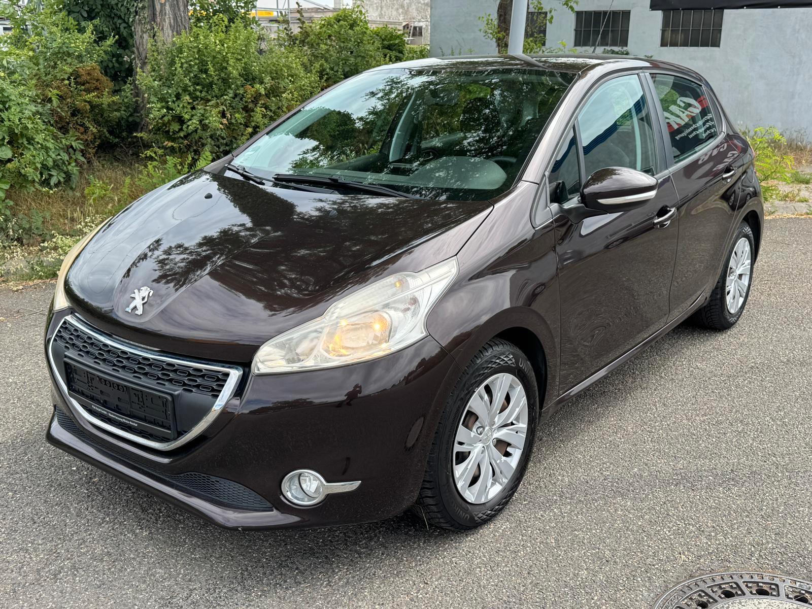 Peugeot 208 1.2 VTi KLIMA SCHECKHEFT & TÜV NEU WENIG KM