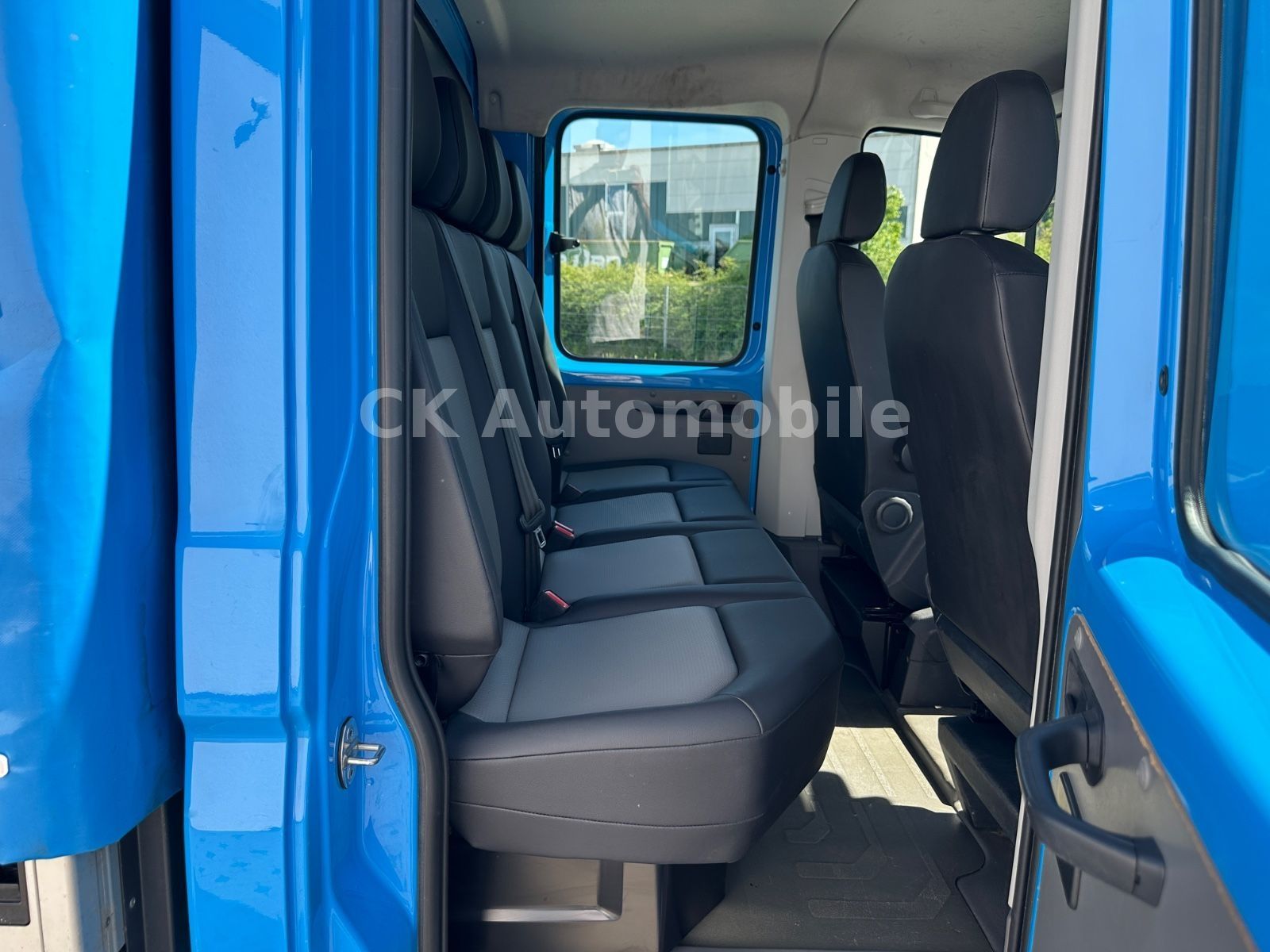Fahrzeugabbildung MAN TGE 3.180 DoKa Pritsche/Plane 4X4/6 Sitze/AHK