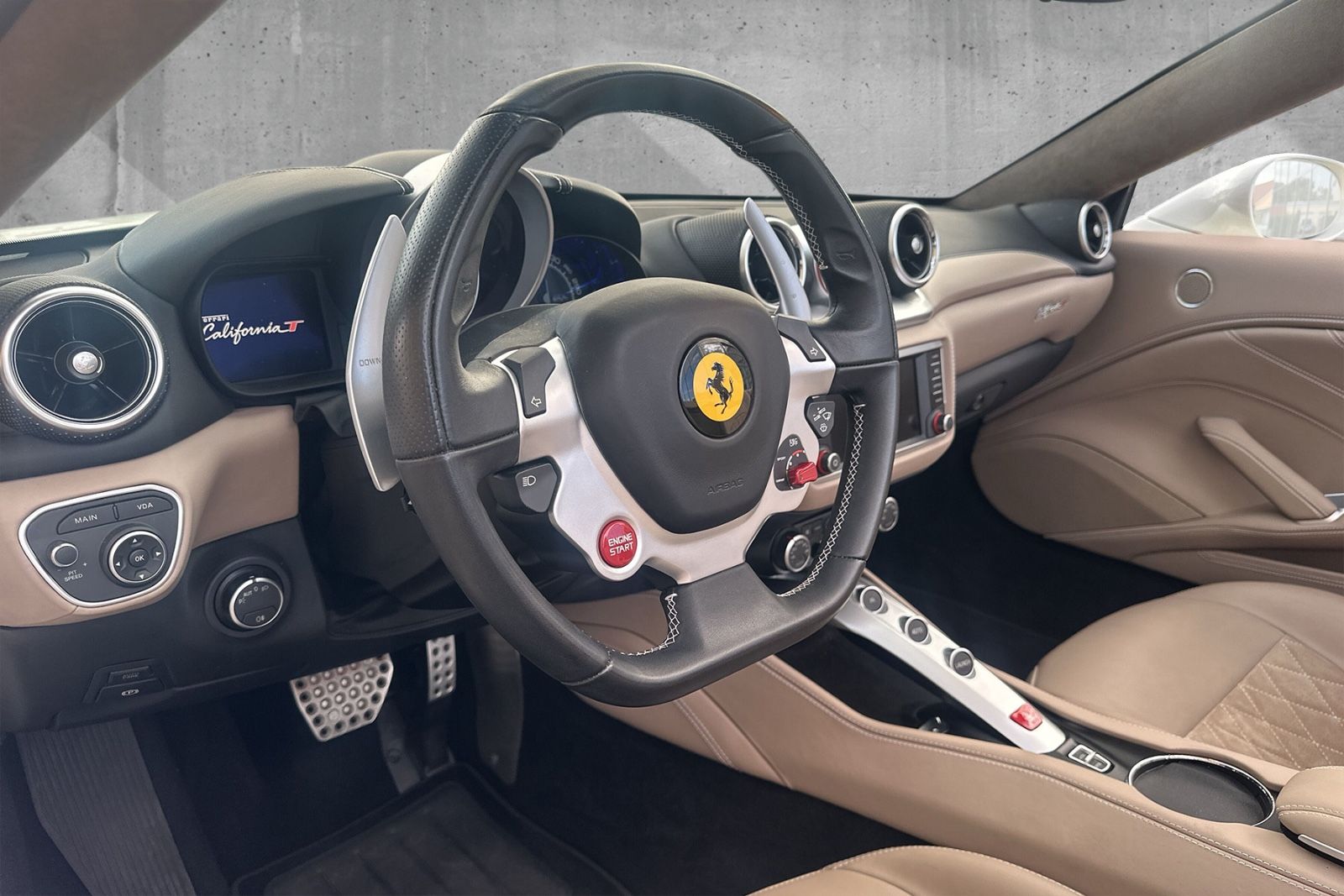 Fahrzeugabbildung Ferrari California T*BiColor*Dt Auto*Diamond Stitching
